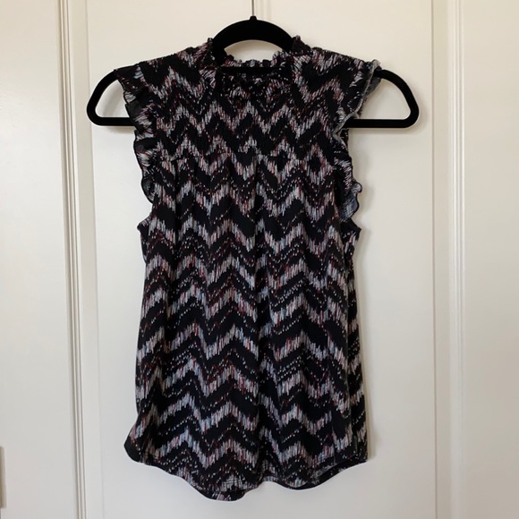 Tops - Cute chevron smocked top flutter sleeves sz S